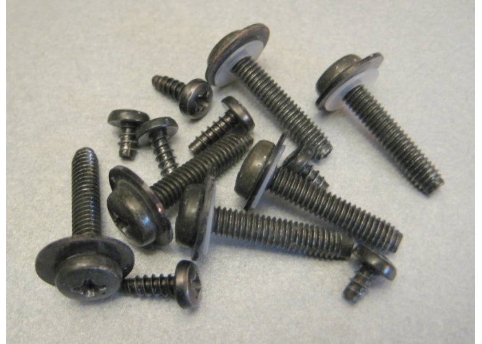 Kenwood KR-5600 dress screws Part # N08-0126-05            