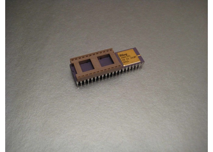 Z8613RS CPU With XROM Zilog Protyping Device 