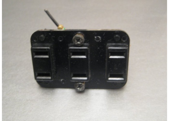 Pioneer SX-850 Receiver AC Socket Assembly Part # AKP-005        