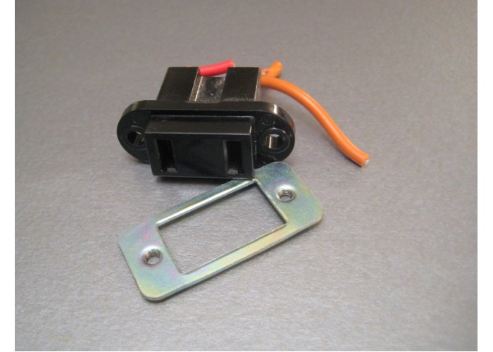 Pioneer SX-828 Receiver AC Outlet Part # AKP-002-0                 