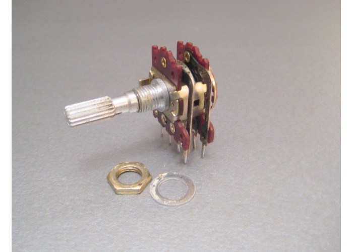 Yamaha CR-620 Bass Pot Part # HS110220     